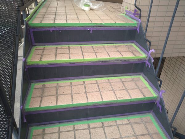大阪府U様邸の階段シーリング工事